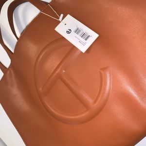 Medium tan telfar🤎🍂